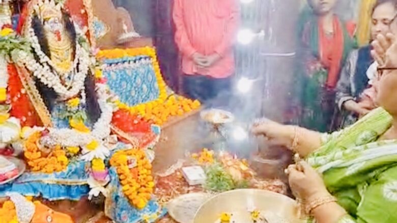 भक्ति और नारी शशक्तीकरण का अद्भुत मेंल,महिला पुजारी पैतीस वर्षों से कर रही है देवी पूजा,आरती और श्रृंगार