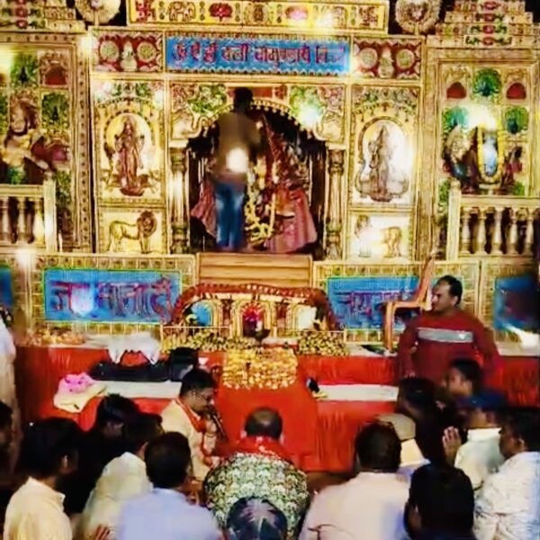माँ दुर्गा पूजा समिति द्वारा सिविल लाइंस में भव्य जगराता व पूजनोत्सव संपन्न