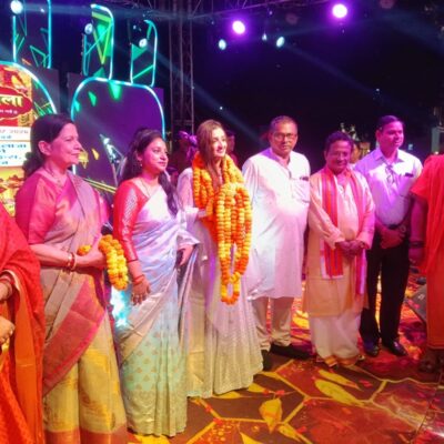 हाथी पर सवार होकर निकले श्रीराम-लक्ष्मण, बरसे पुष्-पूरी भव्यता एवं सज-धजके साथ निकला सिविल लाइंसका रामदल